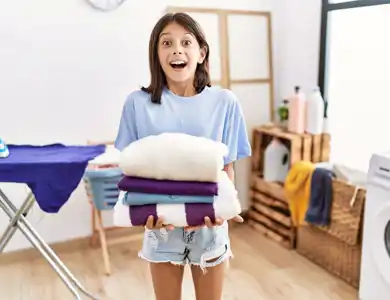 Folded Laundry Shutterstock 2258996367 (1)
